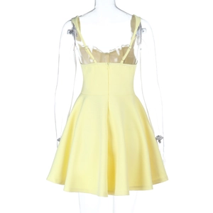 Vue détaillée de la robe jaune en coupe A avec une fermeture éclair invisible au dos