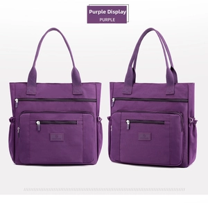 Détail du sac cabas en nylon violet imperméable avec poches multiples fonctionnelles
