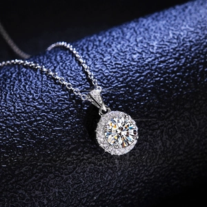 Collier en argent S925 avec pendentif halo brillant en moissanite ronde de 1 carat
