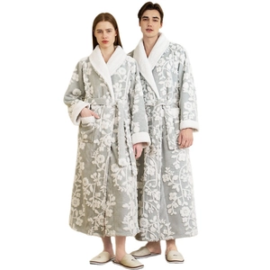 Dicker Jacquard-Bademantel mit Fleece-Futter und weißem Blumenmuster für Paare