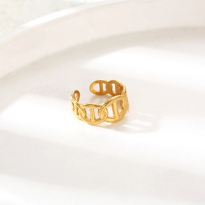 Golden C-shaped pig nose anchor chain ring with an open adjustable design for women