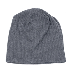 Detailed view of the grey ribbed texture on a double-layer knitted slouchy beanie hat