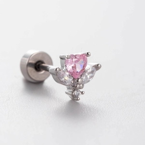Clou d'oreille en acier titane avec zircon rose en forme de cœur et fleur