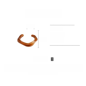 Detailed size specifications of acrylic tortoise shell twisted bangle with weight info
