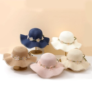 Chapeaux de soleil en paille pour femmes avec ruban floral en cinq couleurs