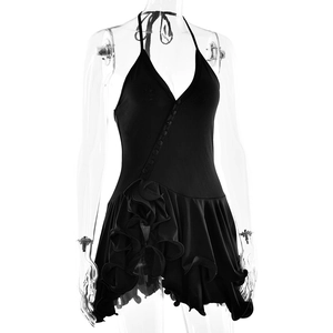 Robe courte dos nu noire avec boutons et ourlet à volants asymétriques pour un look sexy