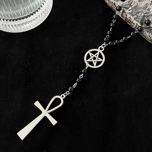 Collier gothique avec perles noires, pendentif croix Ankh et étoile pentagramme
