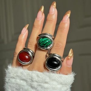 Retro 18k gold plated titanium steel ring with oval malachite for a vintage look