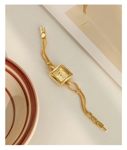 Elegant gold square dial watch for women with stylish double-chain link metal bracelet