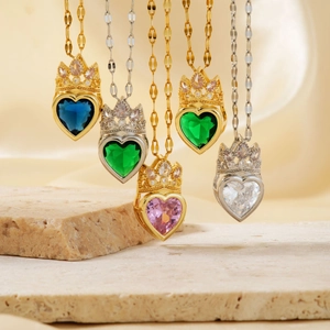 Eleganti collane con ciondolo a cuore e corona con zirconi colorati in oro e argento