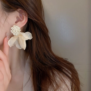 Elegant retro acrylic lace flower earrings with white micro-beads and beige petals