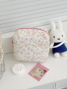 Trousse à cosmétiques matelassée à motif floral vintage avec fermeture éclair rose
