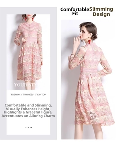 Détails de broderie florale en dentelle rose et coupe de la robe trapèze élégante
