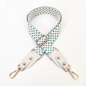 Bandoulière réglable tissée géométrique vert et blanc avec crochets dorés pour sacs
