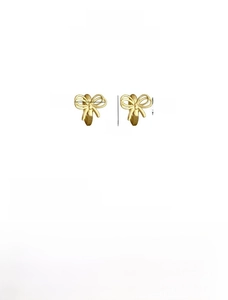 Detailed view of S925 sterling silver bow earrings with size and weight specifications