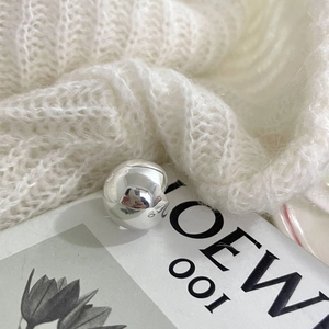 Polished S925 sterling silver sphere ring in minimalist French vintage design