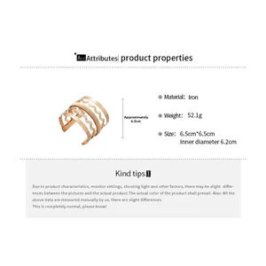 Detail showing wavy multilayer iron bracelet dimensions 6.5x6.5cm and 52.1g weight