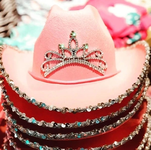 Cappello da cowgirl rosa con tiara a corona e bordo di paillettes per feste