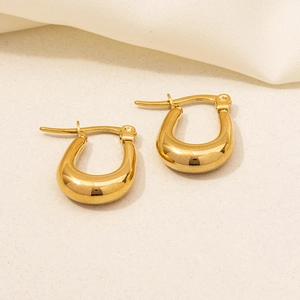 Polished 18K gold chunky U-shaped hoop earrings with minimalist leverback closure