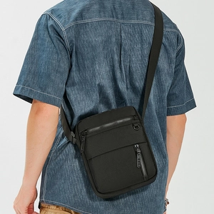 Men Crossbody Bag Waterproof Oxford Cloth Casual Messenger Shoulder Bag For Travel Lightweight Solid Black