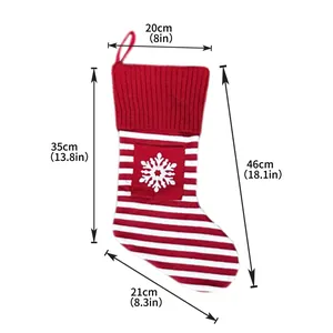 Tableau de dimensions détaillé montrant les mesures des chaussettes de Noël