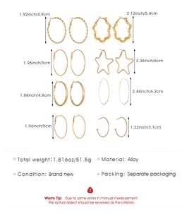 Tableau des tailles détaillé pour lot de 8 paires de créoles dorées aux formes variées