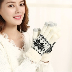 Knitted deer gloves with touchscreen tips and plush cuffs in cream white color