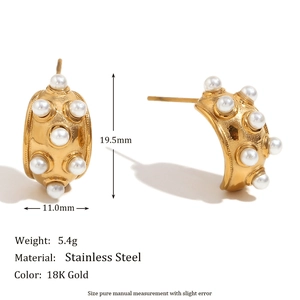 Boucles d'oreilles lune en acier doré 18K et perle avec dimensions détaillées