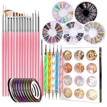 Umfangreiches Nagelkunst-Set mit Pinseln, Punktierstiften, Strasssteinen und Glitzerfolie