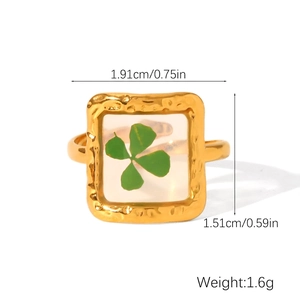Detailed view of adjustable 18K gold stainless steel ring with dimensions and weight