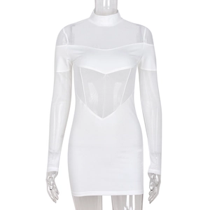 Robe moulante blanche élégante à manches longues en tulle avec col montant et empiècement cœur