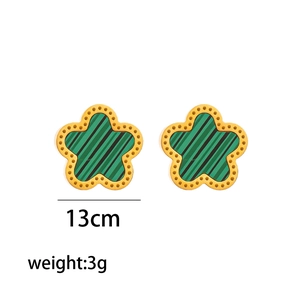 Golden star-shaped earrings with green and black shell texture inlay, size 13mm and 3g weight