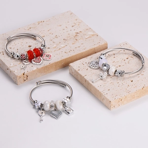 Adjustable stainless steel charm bracelets with heart pendants and shell pearl beads