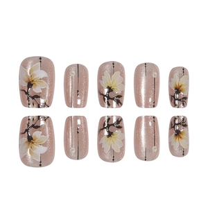 Elegante chinesische Cat-Eye-Nägel zum Aufdrücken mit weißer Magnolie und Perlendekor