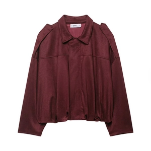 Blouson aviateur femme bordeaux en daim avec col à revers classique et texture mate élégante