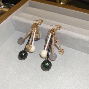 Vintage Goldene Creolen mit Zirkon, Achatperlen und mehrsträngigem Quasten-Detail