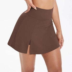 Gonna-pantalone da yoga marrone scuro a vita alta con spacco laterale per il fitness