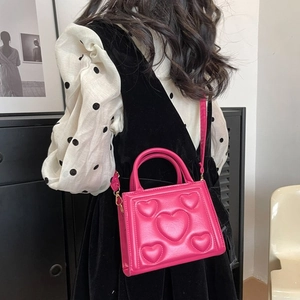 Petit sac bandoulière rose à motif cœur avec poignée et bandoulière amovible