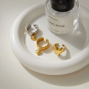 Ensemble de trois bagues cœur en acier inoxydable avec anneaux ouverts dorés et argentés