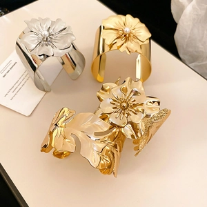 Flower Cuff Bracelet Alloy With Imitation Artificial Pearl Stereoscopic Floral Leaf Jewelry Adjustable Open Bangle Artistic Fashion