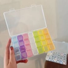 Makroansicht der 24-Fächer Regenbogen-Aufbewahrungsbox mit Klappdeckel