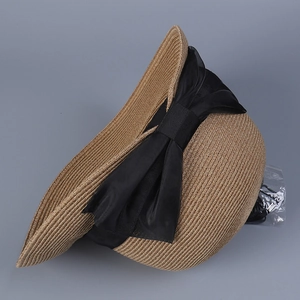 Eleganter Strohhut mit großer schwarzer Schleife und abnehmbarem Kinnriemen für Damen