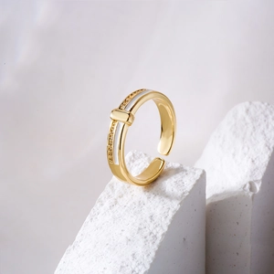 Minimalist gold-plated open ring with white enamel inlay and sparkling zircon accents