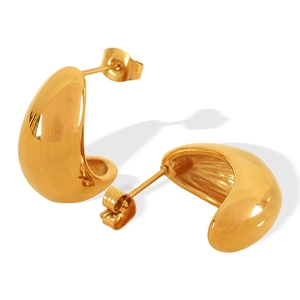 Minimalist gold hollow chunky hoop earrings in a smooth teardrop style for women