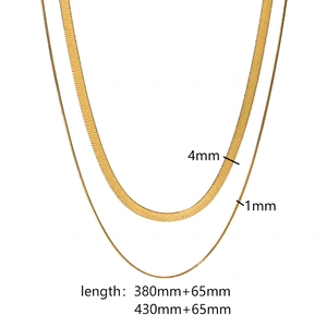Doppelreihige goldene Edelstahl-Schlangenkette mit 4 mm und 1 mm breiten Gliedern