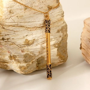 Collier pendentif Ruyi Jingu Bang en acier inoxydable doré avec motifs de nuages chinois