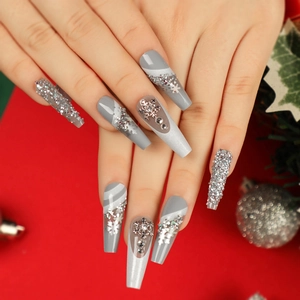Faux Ongles De Noël Forme Cercueil Longue Flocon De Neige Métal 3D Strass Paillettes Hiver Gris Blanc Pour Femmes