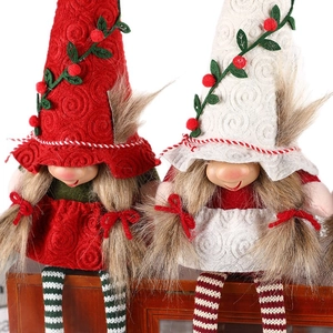 Set aus roten und cremefarbenen Weihnachtswichteln mit langen Beinen für die Festtagsdeko