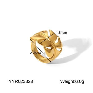 Minimalist gold leaf-shaped stainless steel open ring with 1.84cm width dimensions