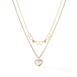 Collana a due strati in oro con ciondoli a cuore traforato e pendente a cuore in madreperla